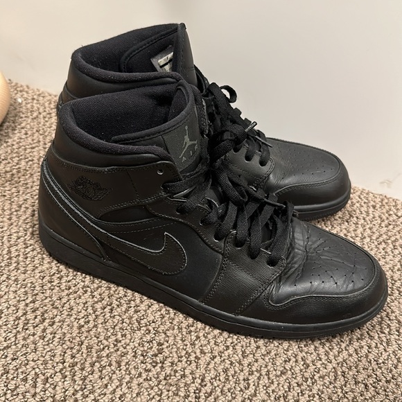 Jordan 1 all black - Picture 4 of 5